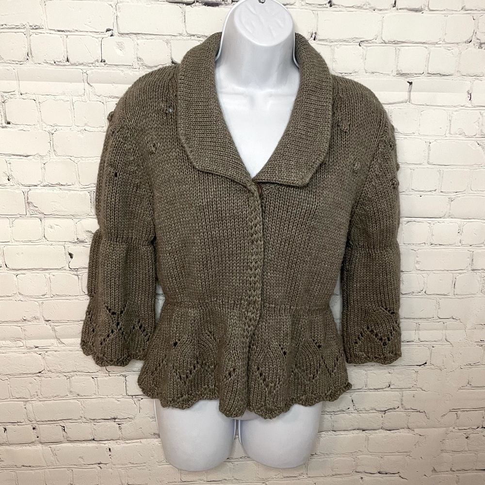 Bianco and Blu Bell Sleeve Peplum Sweater Size M